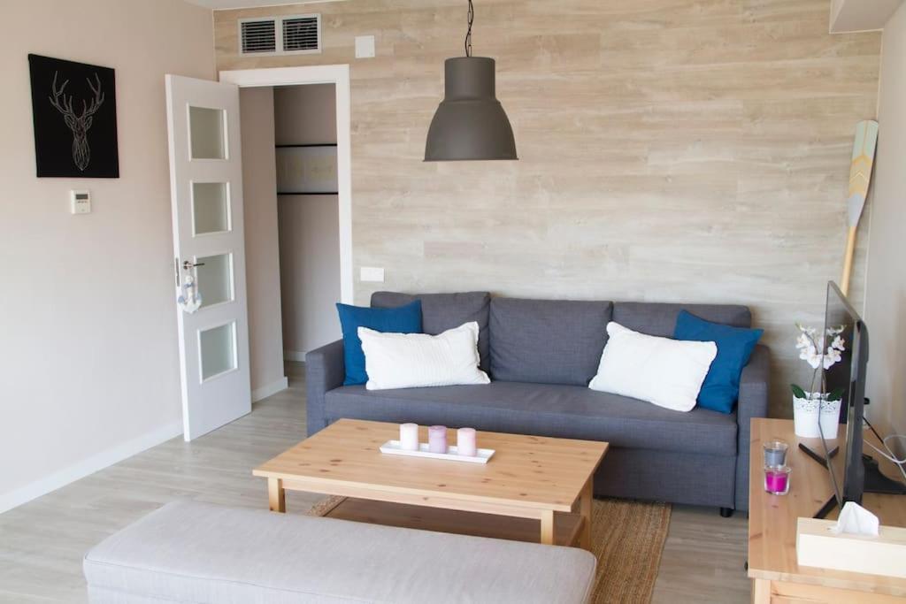 Lloret De Mar - Beachside Apartment - Free Parking - Limited Size Car Exterior foto