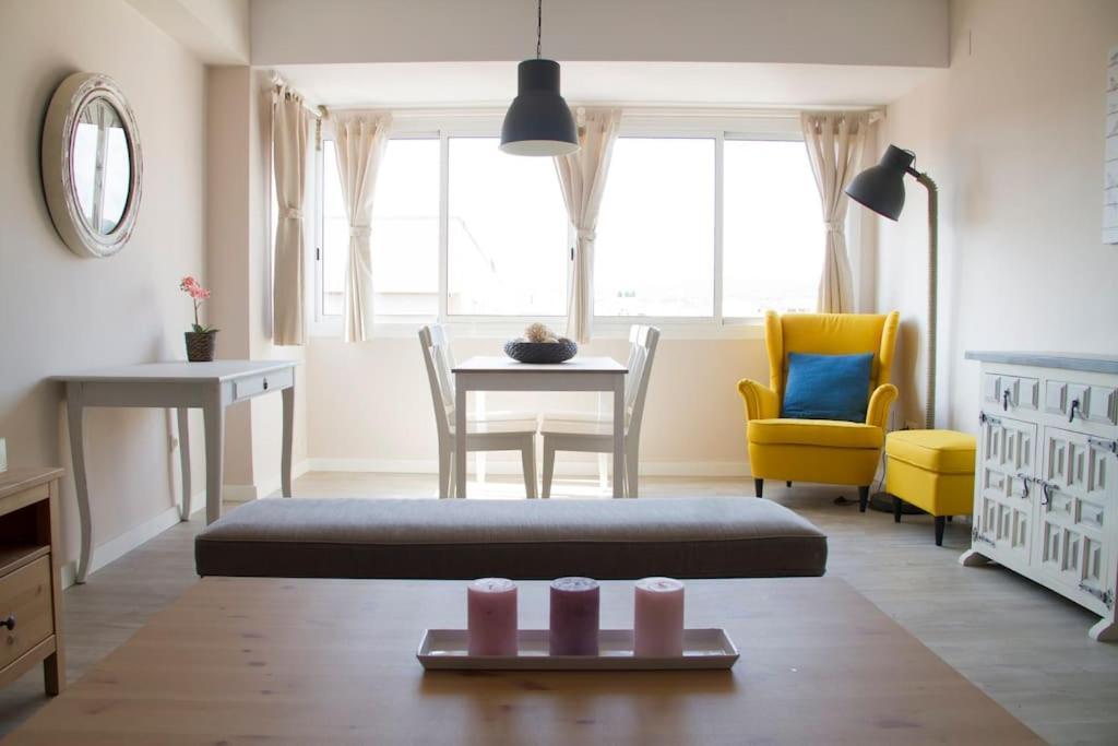 Lloret De Mar - Beachside Apartment - Free Parking - Limited Size Car Exterior foto