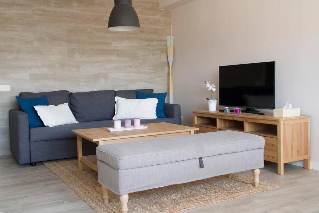 Lloret De Mar - Beachside Apartment - Free Parking - Limited Size Car Exterior foto